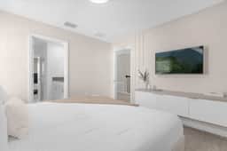 9 Bedrooms /5 Bathrooms / Champions Gate (9028 ST)
