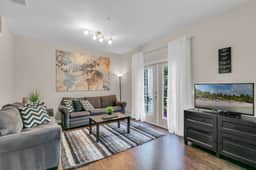 4 Bedrooms / 3 Bathrooms / Lucaya Village (14-101)