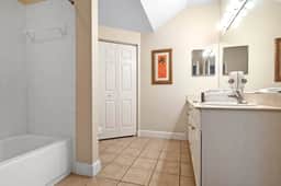 3 Bedrooms / 2 Bathrooms / Lucaya Village (1-102)