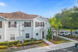 4 Bedrooms / 3 Bathrooms / Lucaya Village (1-105)