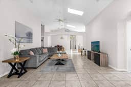 5 Bedrooms/ 4 Bathrooms/ Indian Creek (8056 SD)