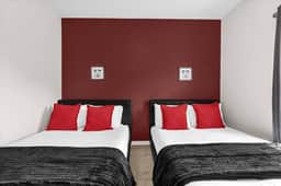 3 Bedrooms/2 Bathrooms/ Lucaya Village (13-102)