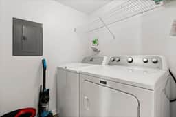 3 Bedrooms / 2.5 Bathrooms / Lake Berkley (1109PR)