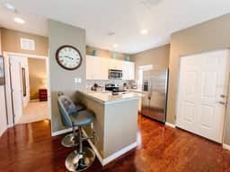 4 Bedrooms / 3 Bathrooms / Lucaya (10-108)
