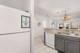 3 Bedrooms / 2.5 Bathrooms / Lake Berkley (1116PR)
