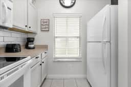 3 Bedrooms/ 2.5 Bathrooms/ Encantada (8529 BL)