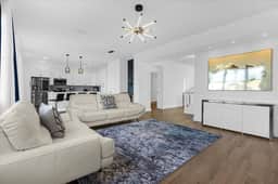 6 Bedrooms/ 3.5 Baths/ Liberty Village (4539 PC)