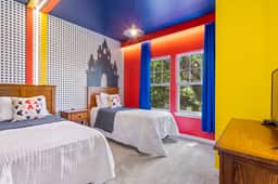 4 Bedroom/ 3 Bathroom/ Lucaya Village (26-108)