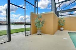 4 Bedrooms / 3 Bathrooms / Paradise Palms (8881 CP)