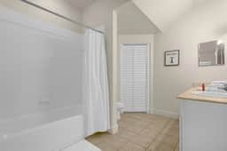 3 Bedrooms / 2 Bathrooms / Lucaya Village (8-106)