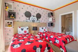 4 Bedrooms / 4.5 Bathrooms / Magic Village(7603RD)