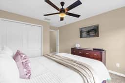 4 Bedrooms / 3 Bathrooms / Paradise Palms (8977CP)