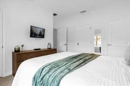 4 Bedrooms/ 3 Bathrooms/ Paradise Palms (8969 BP)