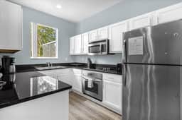 3 Bedrooms / 3 Bathrooms / Regal Oaks  (5714 DD)