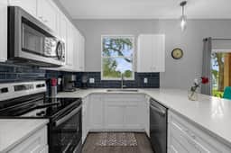 4 Bedrooms/ 3 Bathrooms/ Regal Palms (331 MA)