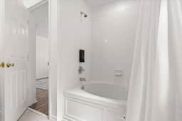 4 Bedrooms/ 3 Bathrooms / Regal Palms (4224 CA)