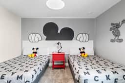 9 Bedrooms/ 5 Bathrooms/ Storey Lake (2885 SC)