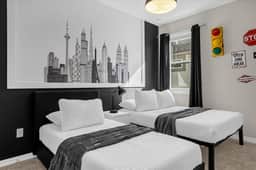 6 Bedrooms / 4.5 Bathrooms / Solara (1824 SP)