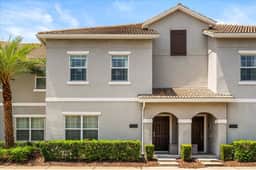 4 Bedrooms/ 3 Bathrooms/ Storey Lake (3056GS)