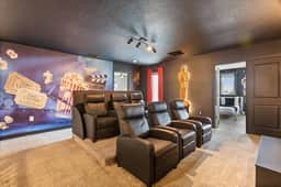 9 Bedrooms/ 5 Bathrooms/ Storey Lake (2867SC)