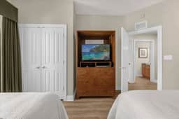 3 Bedrooms / 2 Bathrooms / Reunion (7697-101HC)