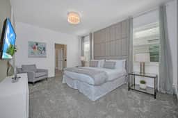 9 bedrooms/ 5 Bathrooms/ Storey Lake (2854 BD)