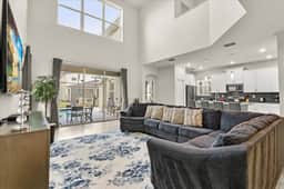 5 Bedrooms / 5 Bathrooms / Storey Lake (2762BD)