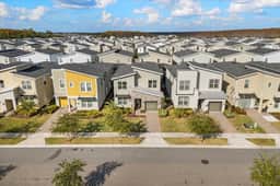 5 Bedrooms / 5 Bathrooms / Storey Lake (2762BD)