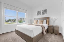 5 Bedrooms/ 4 Bathrooms/ Storey Lake (3019PL)
