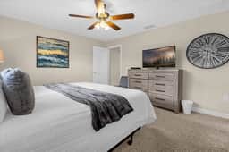 4 Bedrooms/ 3 Bathrooms/ Storey Lake (3075 PP)