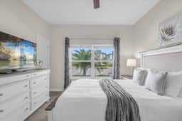4 Bedrooms/3 Bathrooms/ Storey Lake (2885SS)