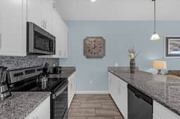4 Bedrooms/ 3 Bathrooms/ Storey Lake (3075 PP)