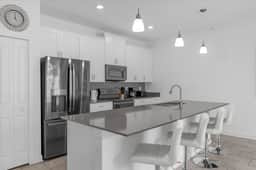 4 Bedrooms/ 3 Bathrooms/ Storey Lake (2949 SS)
