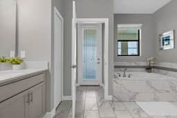 9 Bedrooms/ 5 Baathrooms/ Storey Lake (2931 FS)