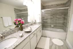 5 Bedrooms/ 4 Bathrooms/ Storey Lake (3131 PP)