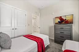 3 Bedrooms / 2 Bathrooms / Storey Lake (3131-406)