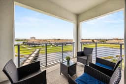 3 Bedrooms / 2 Bathrooms / Storey Lake (3131-406)
