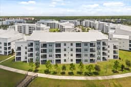 3 Bedrooms / 2 Bathrooms / Storey Lake (3131-406)