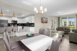 3 Bedrooms/ 2 Bathrooms/ Storey Lake (3120-208 PC)