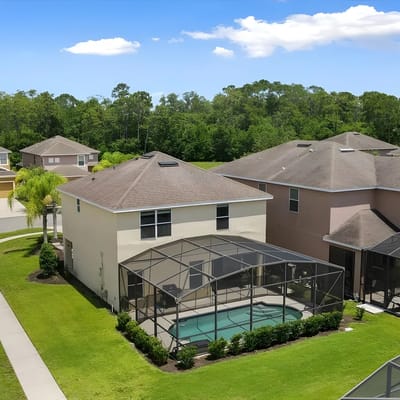 4 Bedrooms / 3.5 Bathrooms / Veranda Palms (2667 SC)