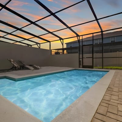 5 Bedrooms / 4.5 Bathrooms /  Windsor at Westside (2402 TD)