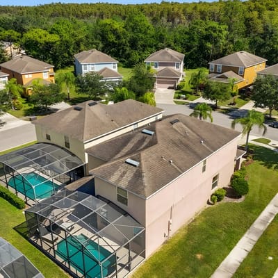 5 Bedrooms / 4.5 Baths / Veranda Palms (2669SC)