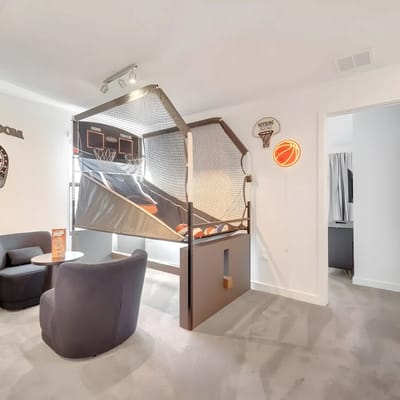 3 Bedrooms/ 3 Baths/ Hub Westside Reserve (8752GV)