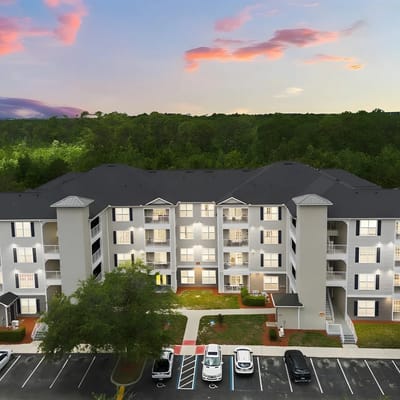 2 Bedrooms / 2 Bathrooms / Secret Lake (3176-204)