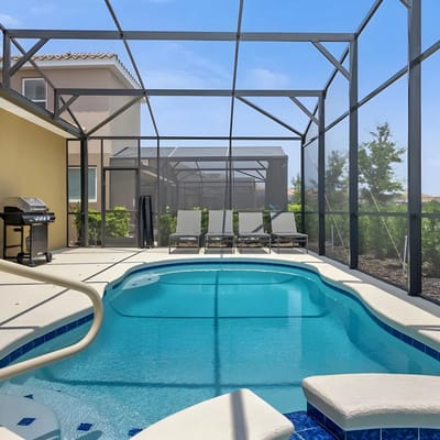 6 Bedrooms/ 5.5 Bathrooms/ Solterra (7611 OL)