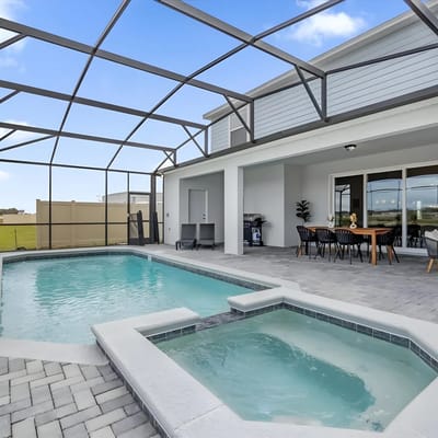 10 Bedrooms/ 8 Bathrooms/ Windsor Cay (16024 SC)