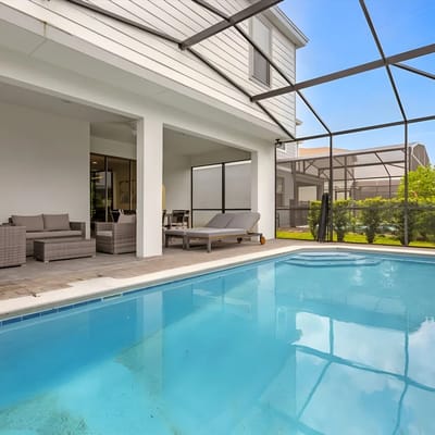 7 Bedrooms/ 5.5 Bathrooms Windsor Westside(2476)