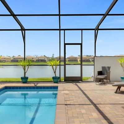 5 Bedrooms/ 4.5 Bathrooms/Windsor Westside(8874GC)