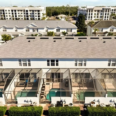 3 Bedrooms/ 3 Bathrooms/ Windsor Hills (2570 ML)