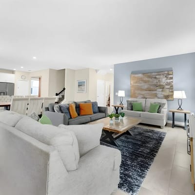 6 Bedrooms / 6 Bathrooms / Storey Lake (4633TB)